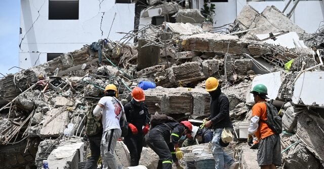 « Nous avons confiance en Dieu » : une femme sauvée des décombres 36 heures après le séisme en Colombie