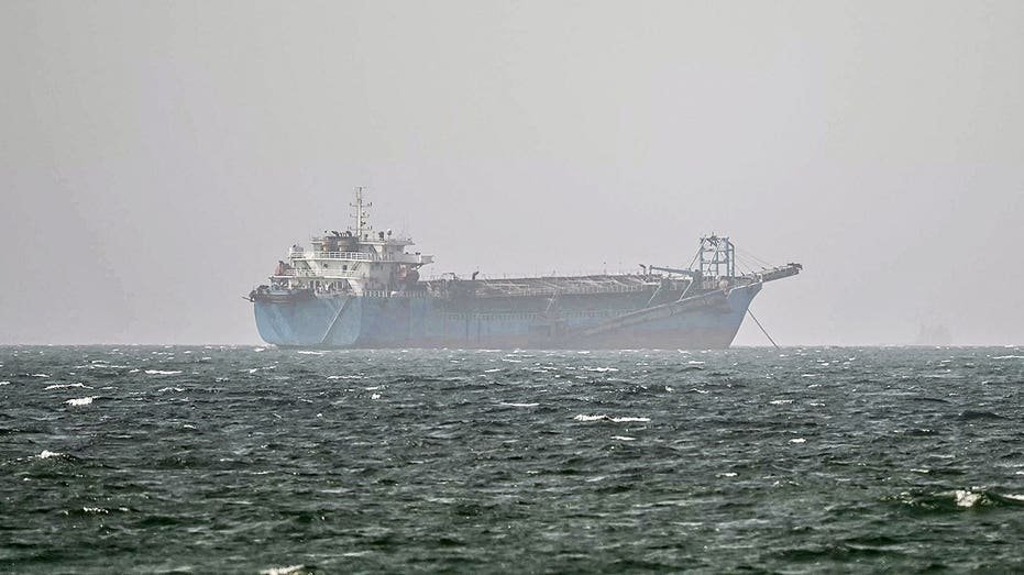 Un navire commercial touché par un projectile dans le détroit d'Ormuz au milieu des négociations américano-iraniennes