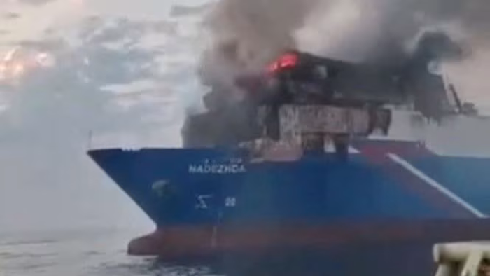 L'Ukraine suspend ses attaques contre les pétroliers utilisant le port russe de la mer Noire, à la demande de Vance