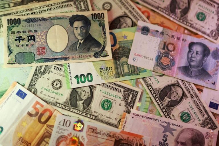 Le dollar se stabilise après la baisse de la masse salariale et le yen chute