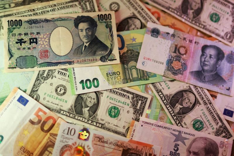 Le dollar se stabilise après la baisse de la masse salariale et le yen chute