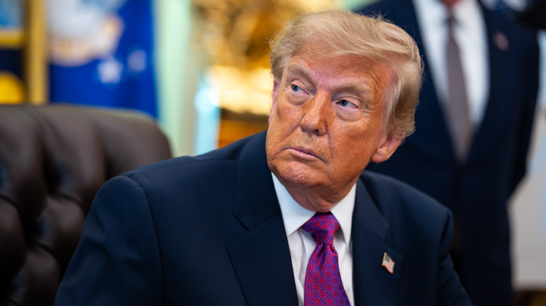 Trump revendique l'accès à 65 milliards de barils de pétrole vénézuélien dans le cadre d'un accord qui, selon lui, réduira les prix du gaz