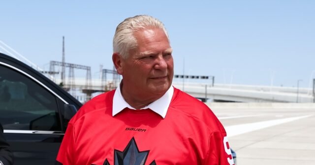À voir – Signe des temps : le premier ministre de l’Ontario revient sur le « Lac Amérique » de Trump avec un panneau d’affichage géant « Lac Ontario »