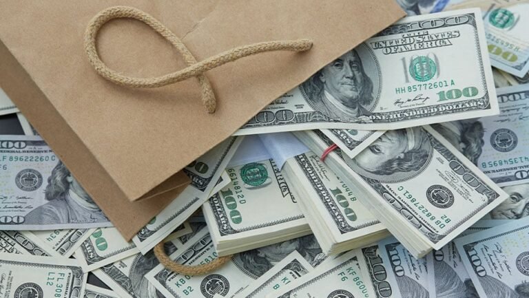 8 actions transforment 100 000 $ en 12,7 millions de dollars en 8 mois