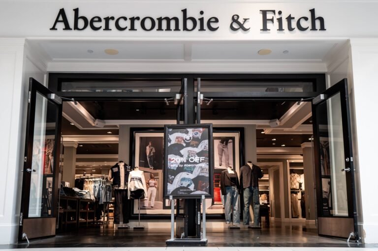 Abercrombie est peut-être de retour. Ses acheteurs resteront-ils ?