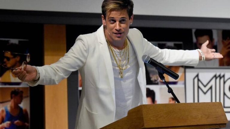 Milo Yiannopoulos expulsé après son arrestation et sa détention par l'ICE dans un important centre de renvoi de Louisiane