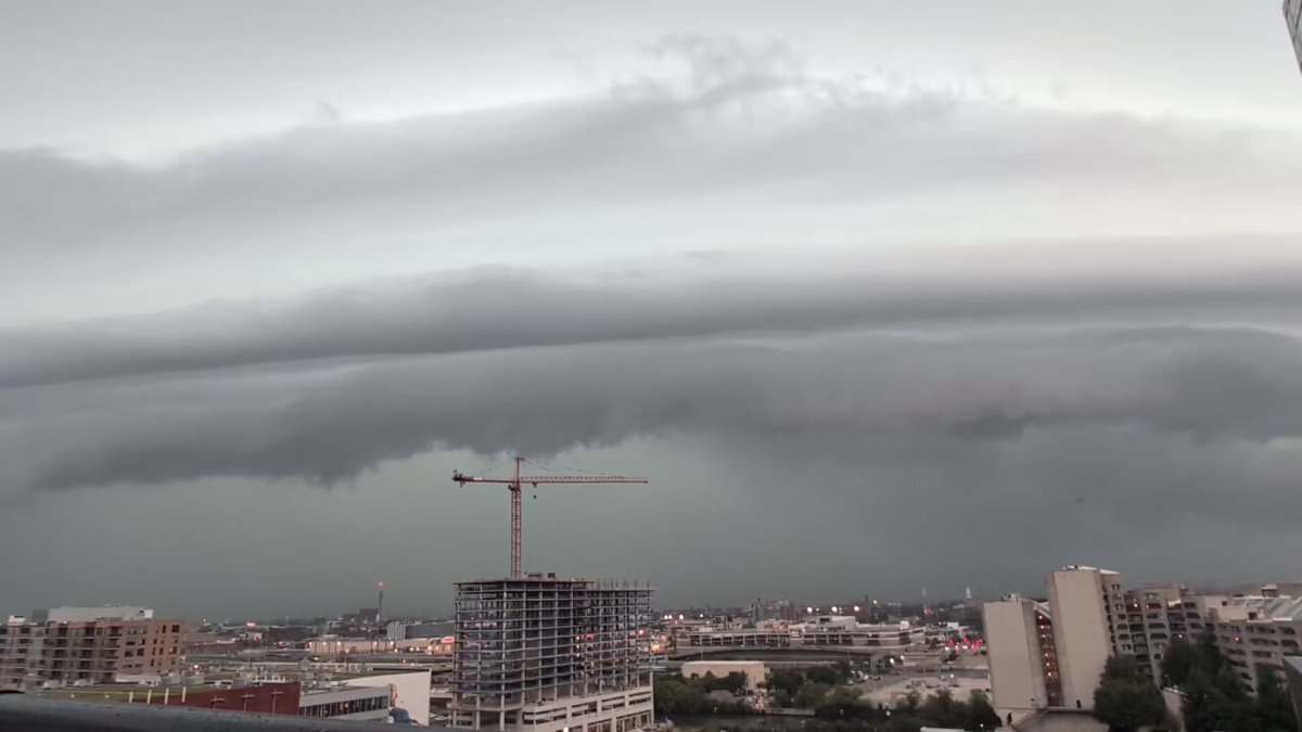 Une tempête insensée s'abat actuellement sur la région de Chicago.