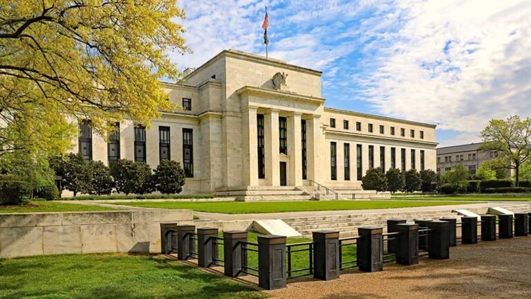 Les données sur l’inflation de l’IPC se refroidissent comme prévu, ce qui pourrait maintenir les hausses de taux de la Fed en attente (couverture en direct)