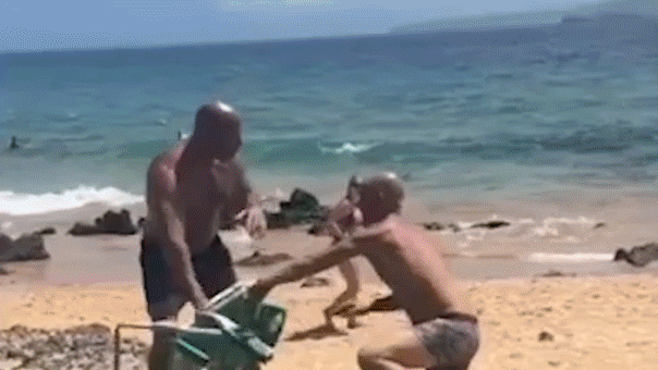 Le KO sur la plage de Maui met fin à une séquence turbulente pour le candidat démocrate confronté à des allégations de crime