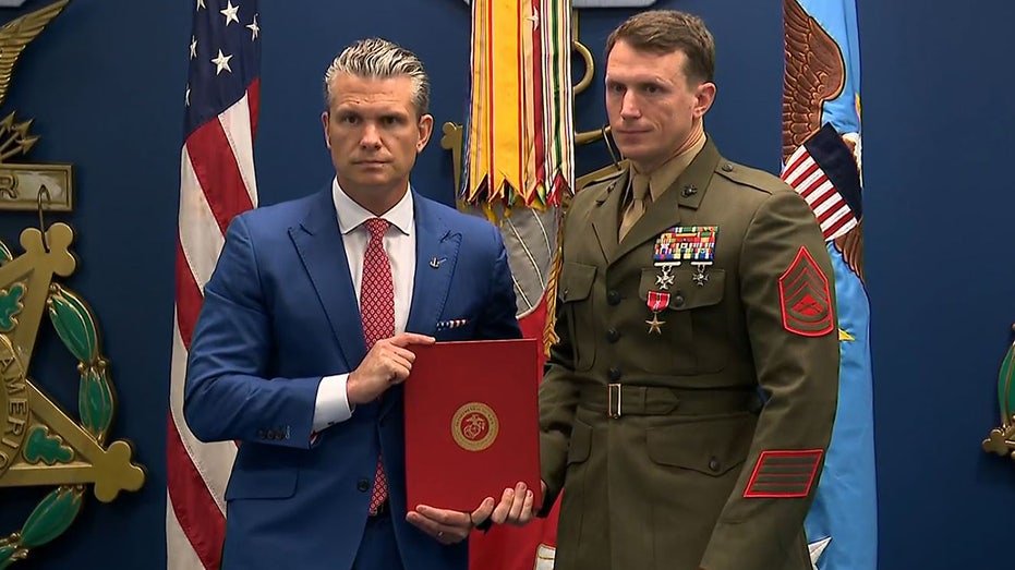 Hegseth améliore les récompenses de bravoure des Marines d'Abbey Gate après 5 ans de retard : « Ces jours sont terminés »