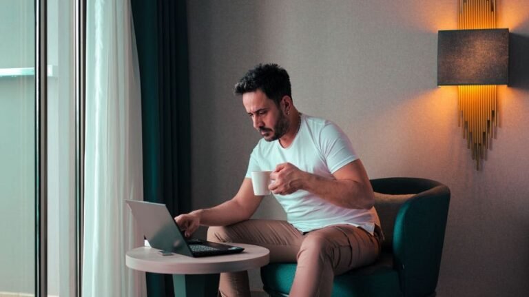 Une attaque de phishing Wi-Fi dans un hôtel cible les connexions Microsoft
