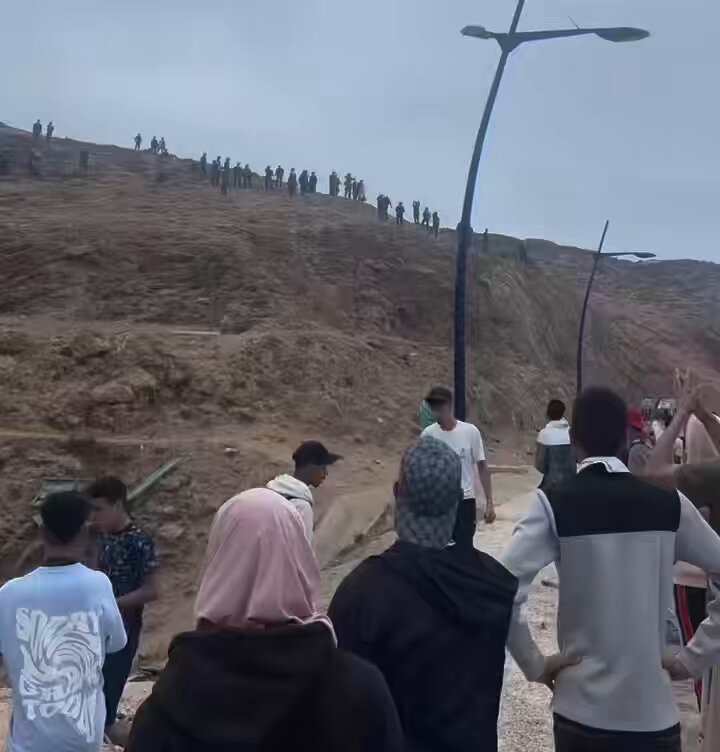 Les gardes-frontières et la police marocains envoient des messages contradictoires aux migrants illégaux…