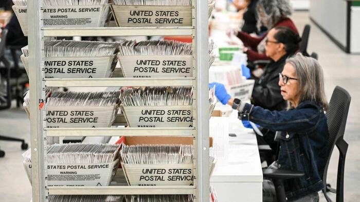 Le gouvernement fédéral arrête un ressortissant étranger en Californie pour fraude électorale