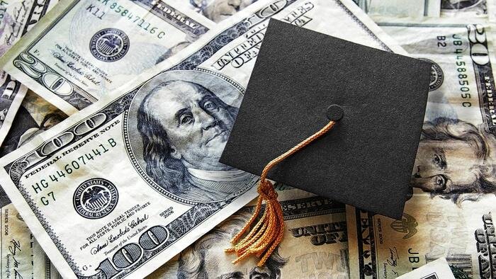 Les remboursements des prêts étudiants augmentent : ce qui a changé le 1er juillet et ce que devraient faire les emprunteurs de plus de 50 ans