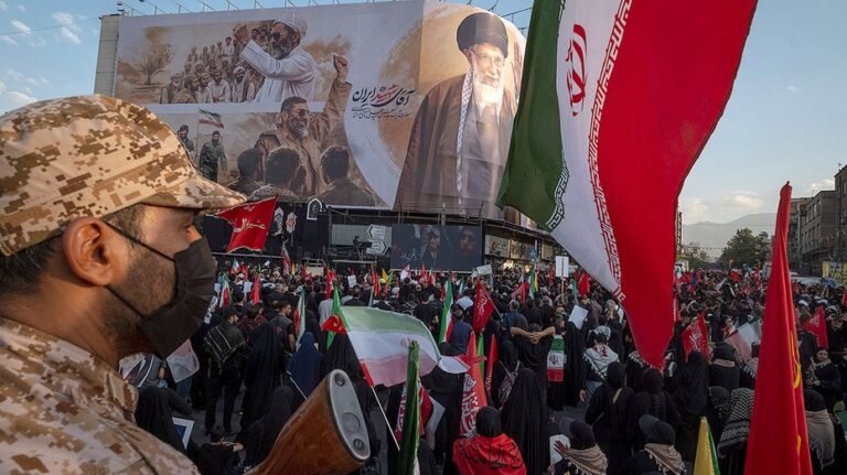 La guerre de l’Iran contre les Américains a commencé il y a plusieurs décennies. Ces familles portent encore les cicatrices