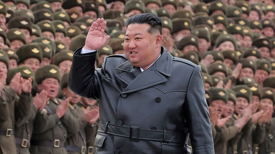 Un expert nord-coréen prévient que les États-Unis ne doivent jamais quitter Kim Jong Un des yeux après l'essai de missile pendant la guerre en Iran