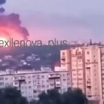 De nouvelles vidéos révèlent 3 énormes incendies causant d'énormes dégâts à la raffinerie de pétrole de…
