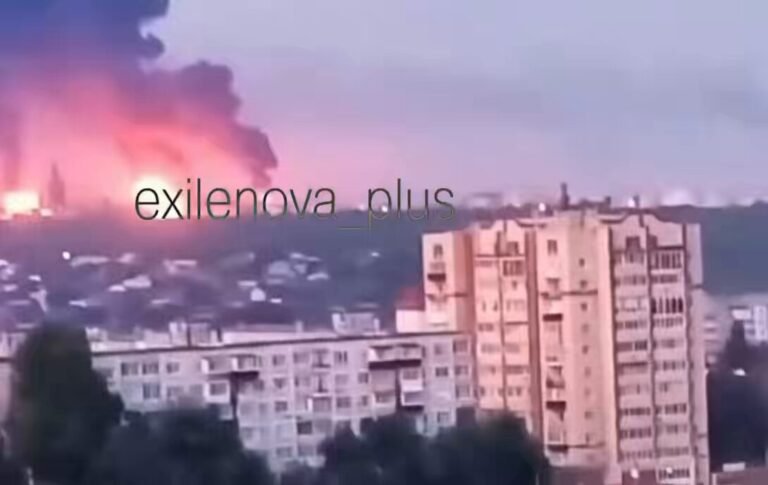 De nouvelles vidéos révèlent 3 énormes incendies causant d'énormes dégâts à la raffinerie de pétrole de…