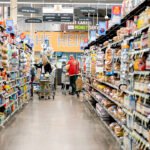 L'inflation s'est ralentie en juillet mais est restée élevée alors que la Fed envisage une hausse des taux