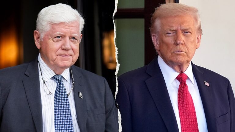 Les Démocrates anti-Trump de longue date évincés après une primaire difficile par un maire progressiste parvenu