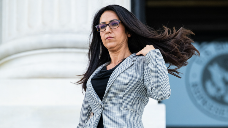 Les démocrates ciblent 12 districts rouges supplémentaires à mi-mandat et tentent de reprendre la Chambre