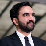 L'interview refaite de Mamdani déclenche une frénésie sur Internet à cause d'un prétendu « faux » accent ougandais