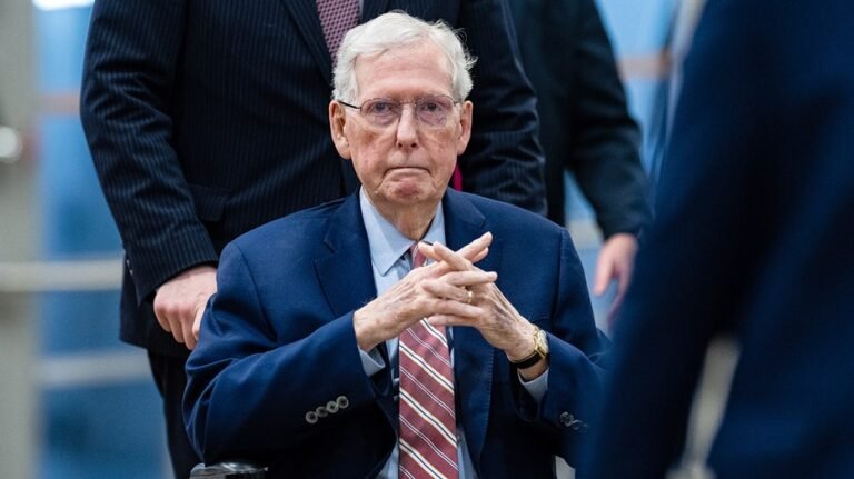L'absence de McConnell met en péril l'agenda de Trump alors que les questions de succession au Kentucky se multiplient