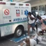 D'autres images de Colombie montrent une partie d'un hôpital s'effondrant sur des ambulances, alors que…