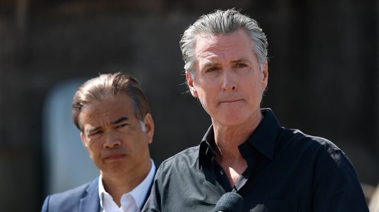 Une nouvelle loi californienne étend les outils ADN pour les enquêtes sur les personnes disparues
