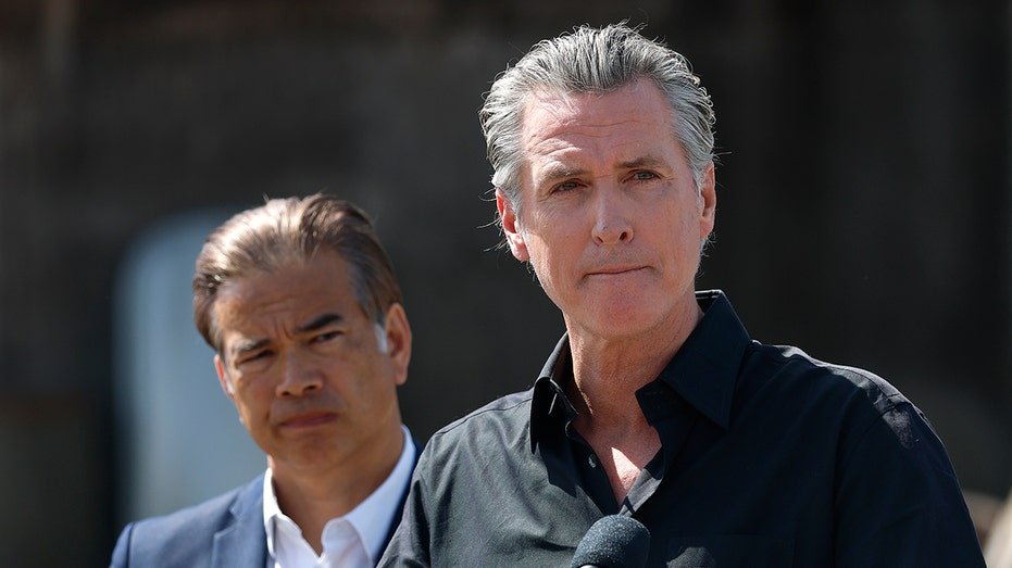 Une nouvelle loi californienne étend les outils ADN pour les enquêtes sur les personnes disparues