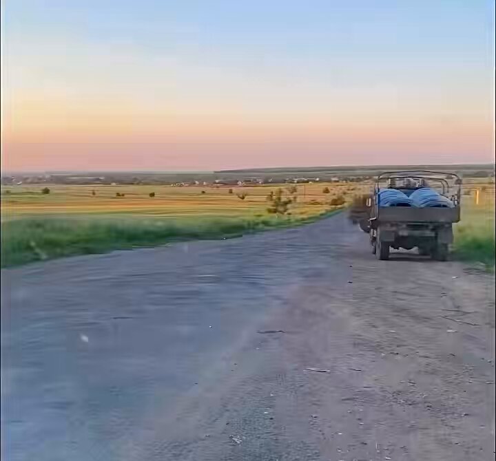 Ancien APC Spartan de l'armée britannique en service en Ukraine, équipé d'une énorme cage anti-drone.