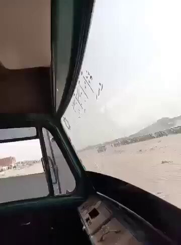 Des migrants clandestins subsahariens défilent à travers l'Algérie en route vers l'Europe 🇩🇿🇪🇺