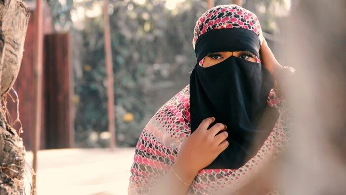 Le port du voile intégral interdit au Portugal après que le président a signé la « loi sur la burqa »