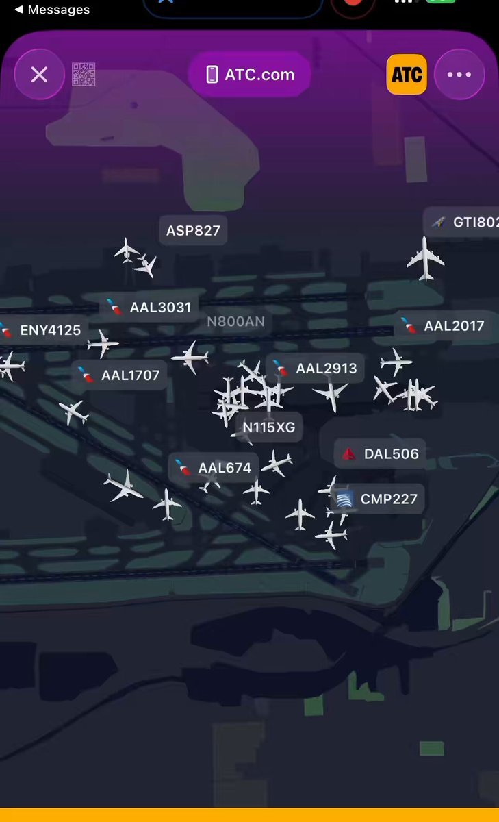 Plusieurs passagers auraient menacé les agents de bord à bord du vol 305 d'Alaska Airlines à Miami ce…