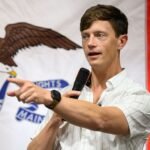 Le candidat au poste de gouverneur de l'Iowa Dem dit qu'il ne voudrait pas que Biden ou Harris fassent campagne pour lui