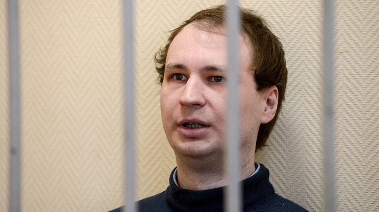 Un ancien marine américain craint la mort après des semaines dans un état catatonique dans une prison russe