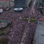 Des milliers de Polonais commémorent le 82e anniversaire du déclenchement de l'Insurrection de Varsovie de…