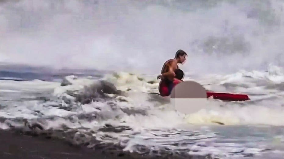 Le père d'un garçon de 10 ans brise le silence après un sauvetage viral sur la plage : "Je ne pourrai jamais le rembourser"