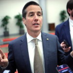 La querelle familiale du GOP de l'Ohio explose alors que le sénateur Bernie Moreno appelle le représentant Max Miller à démissionner