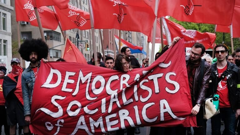Les socialistes démocrates obtiennent 5,2 millions de dollars dans le cadre d'un litige successoral malgré les objections de la famille