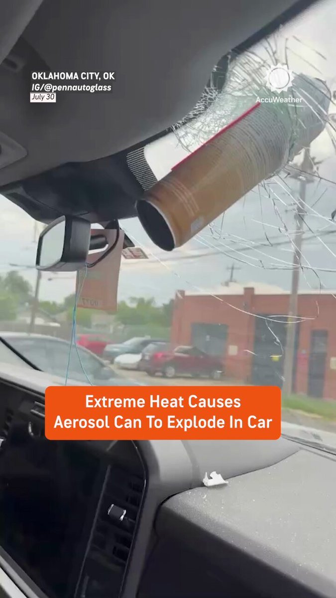 Une bombe aérosol a explosé à l'intérieur d'une voiture lors d'une chaleur extrême, faisant exploser le…
