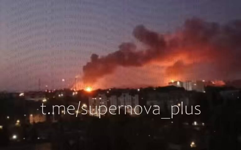 Plusieurs drones d’attaque ukrainiens ont percuté la raffinerie de pétrole russe de Saratov ce matin,…