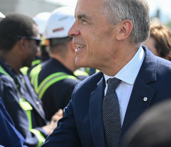Carney réagit alors que Trump décide de renommer le lac Ontario « Lake America »