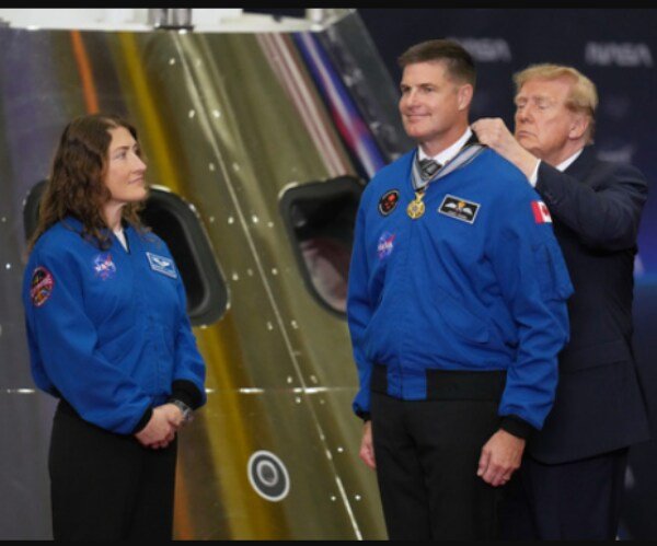 Trump décerne à l'équipage d'Artemis II la plus haute distinction spatiale