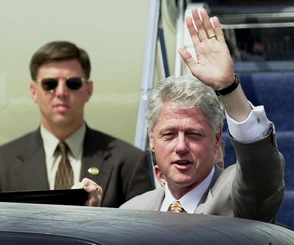 Un journaliste révèle la ruse de Clinton Air Force One après 26 ans