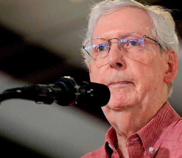 Mitch McConnell dit qu'il a été libéré du centre de réadaptation