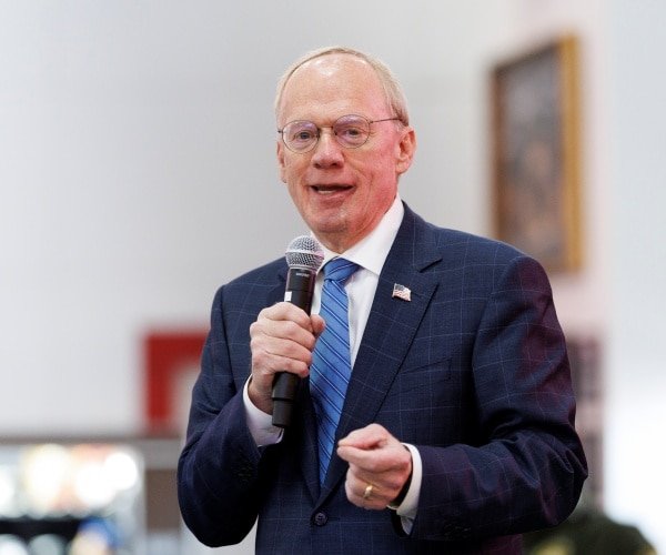 Le représentant John Rose à Newsmax : soutenez les sanctions contre la Russie et l’Iran