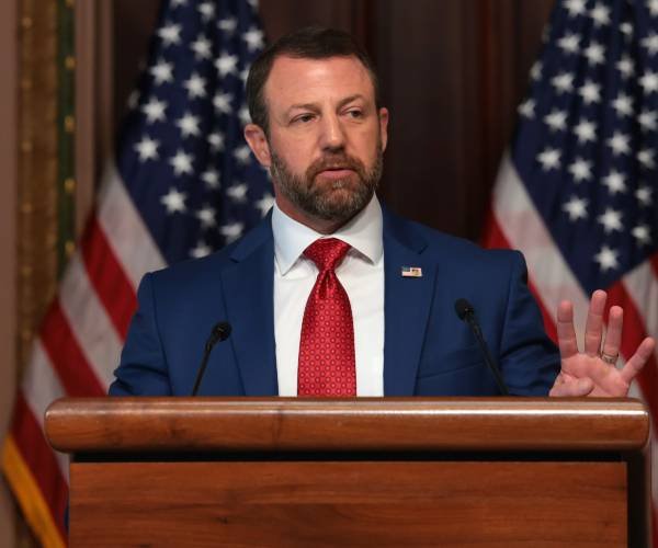 Mullin sous pression alors que Trump est de plus en plus frustré