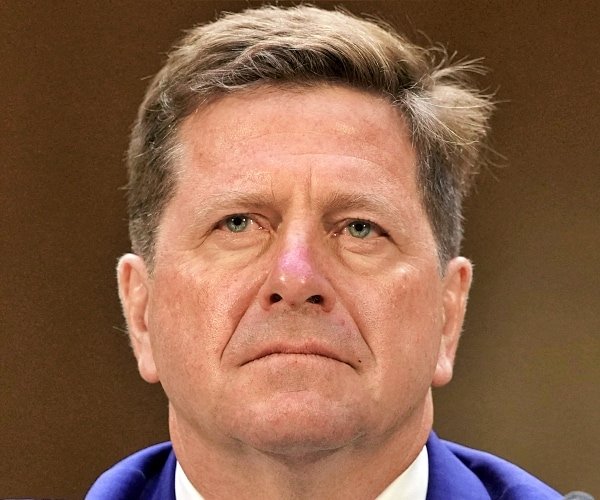 Jay Clayton a prêté serment en tant que directeur du renseignement national américain