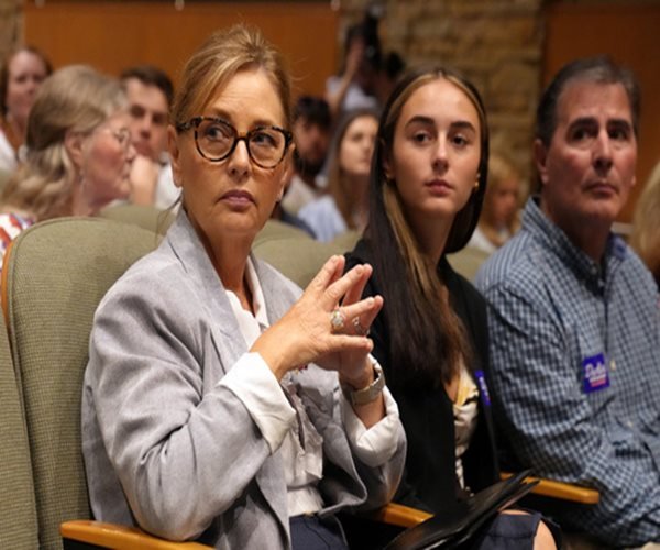 Darline Graham teste la reconnaissance de nom par rapport à l'inexpérience à la primaire de SC